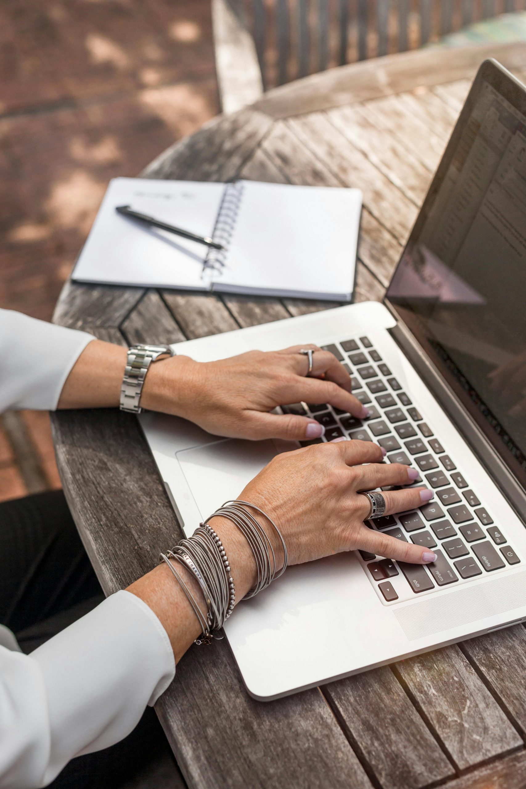 pexels-linkedin-1251834 pexels-linkedin-1251834