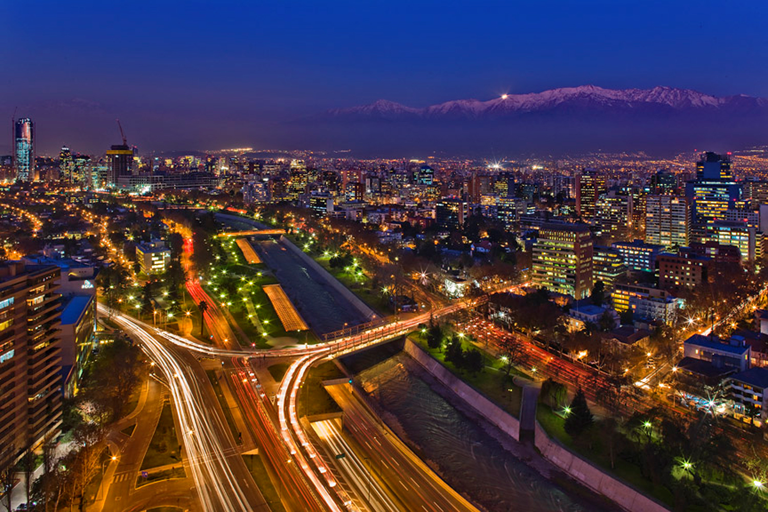 Santiago_de_Chile_de_noche Santiago